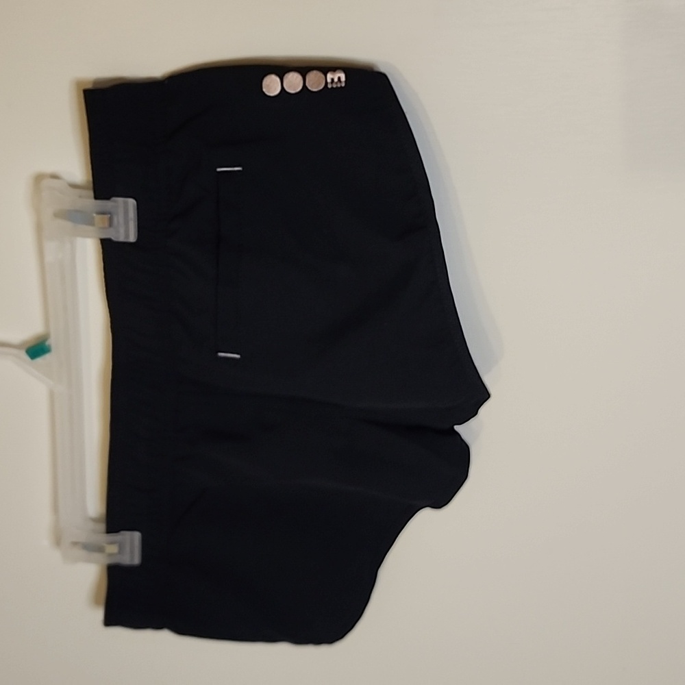 Bench shorts - Picture 2 of 2